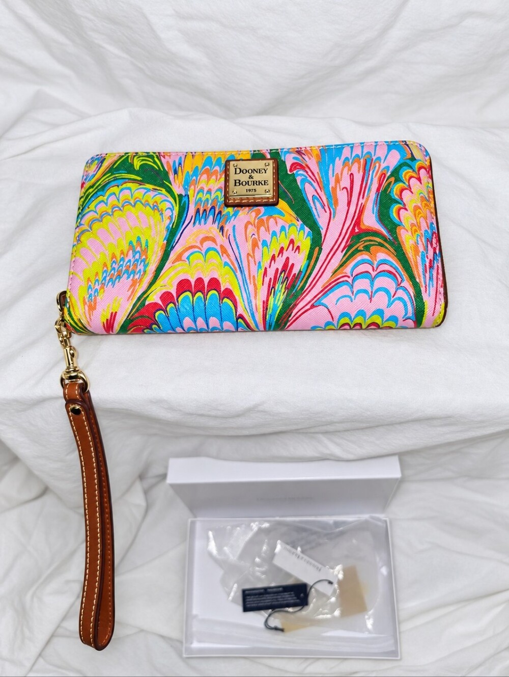 Dooney & Bourke Plumes Pink Zip Around Wristlet Wallet Mint With Box